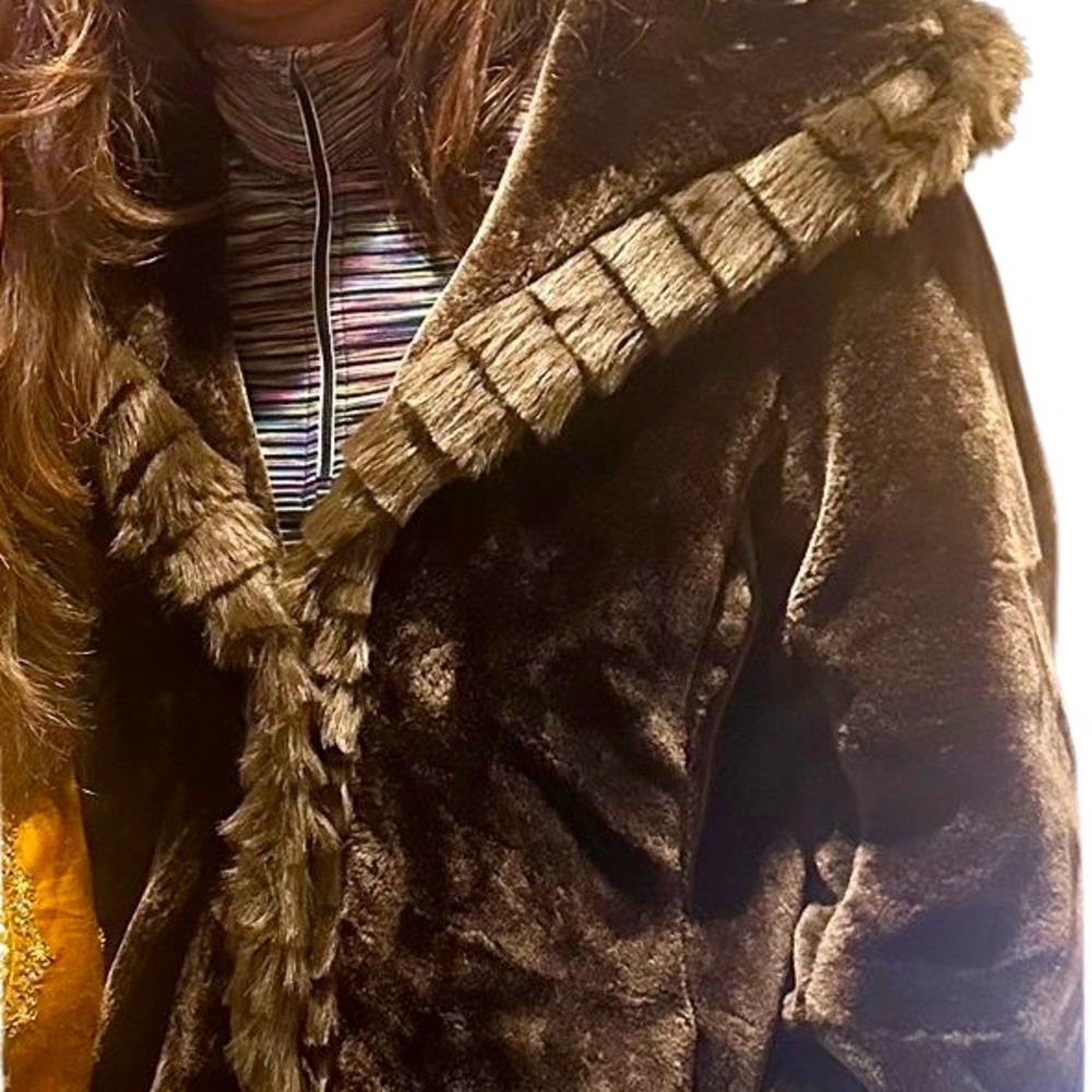 Wonderful warm and soft coat which keeps cozy in winter. Brand new from Kohls